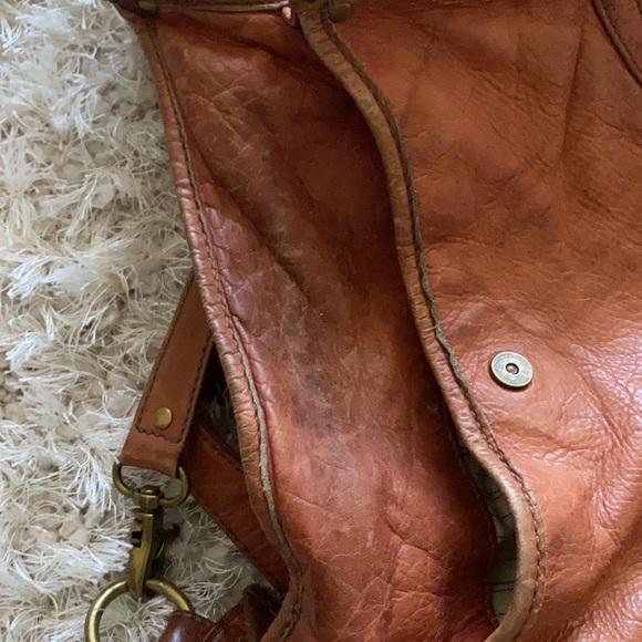 Frye Crossbody - BUTTERY LEATHER - OFFERS WELCOME! - Picture 9 of 12